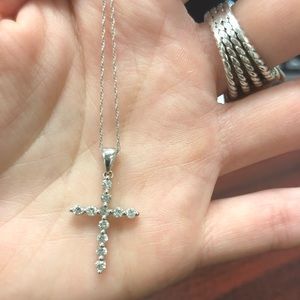 10 Karat white gold, DIAMOND Cross